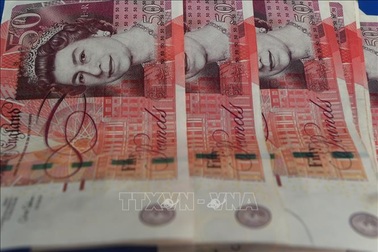 Tiền lương tăng cao kỷ lục tại Anh