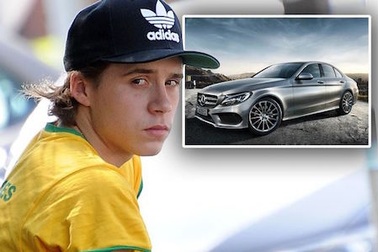 Vừa có bằng lái, cậu cả nhà Becks khoe xe sang