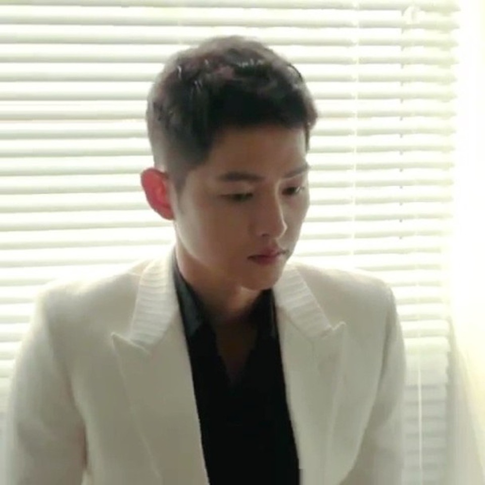 Song Joong Ki sống thế nào sau khi ly hôn Song Hye Kyo? - 6 Song Joong Ki sống thế nào sau khi ly hôn Song Hye Kyo? - 6