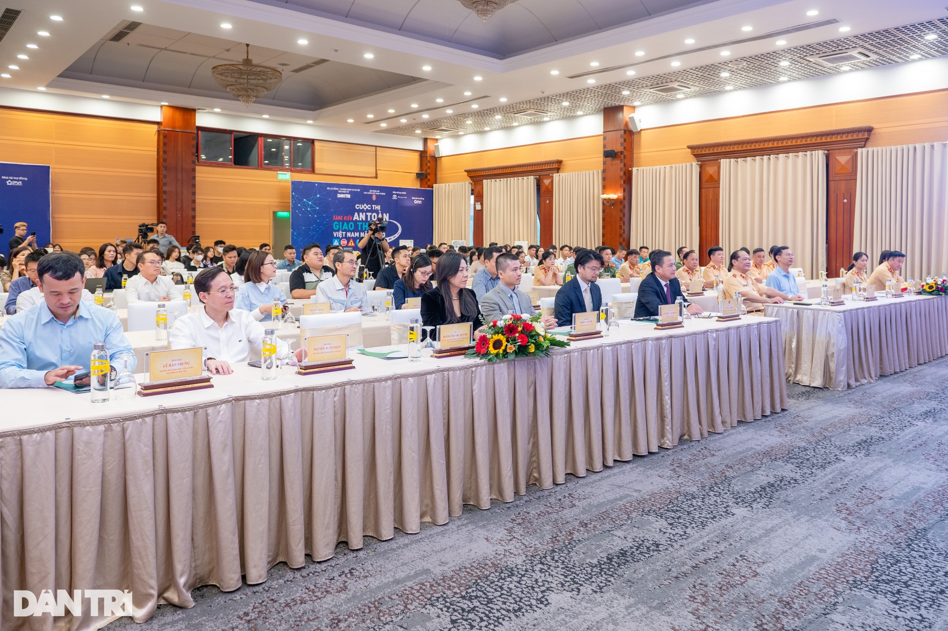 Toàn cảnh Lễ trao giải Cuộc thi Sáng kiến an toàn giao thông Việt Nam 2023 - 1