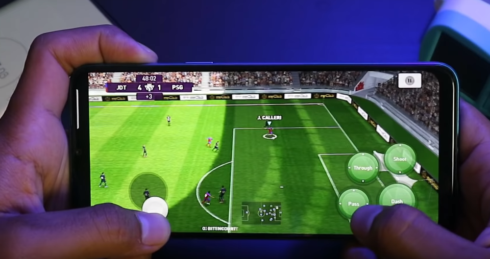 Sở hữu cấu hình khủng, bảo sao Realme C3 không làm game thủ mê mẩn - 3 Sở hữu cấu hình khủng, bảo sao Realme C3 không làm game thủ mê mẩn - 3