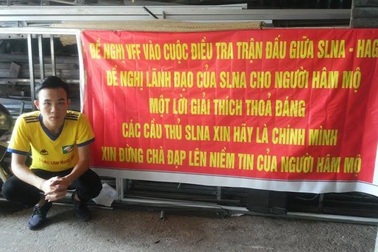 CĐV xứ Nghệ đốt khăn, yêu cầu điều tra đội bóng SL Nghệ An