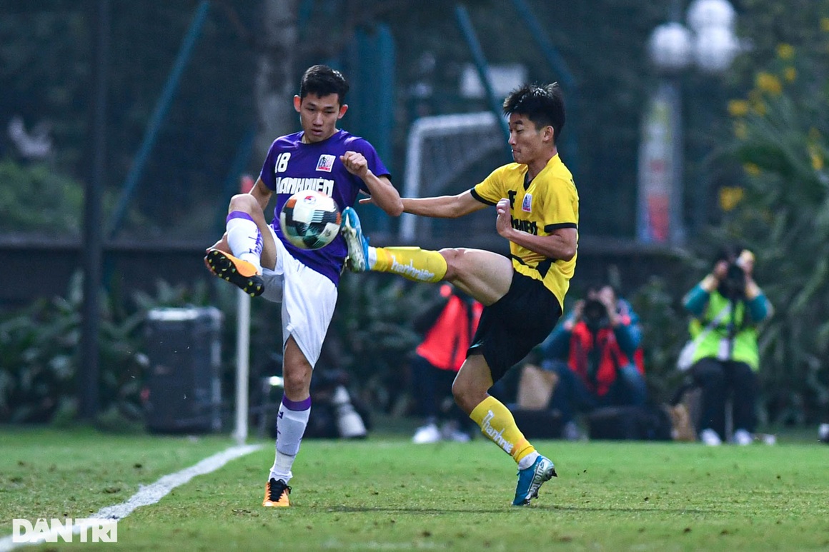 Cầu thủ U21 Hà Nội ngậm ngùi bật khóc sau trận thua chung kết U21 Quốc gia - 7 Cầu thủ U21 Hà Nội ngậm ngùi bật khóc sau trận thua chung kết U21 Quốc gia - 7