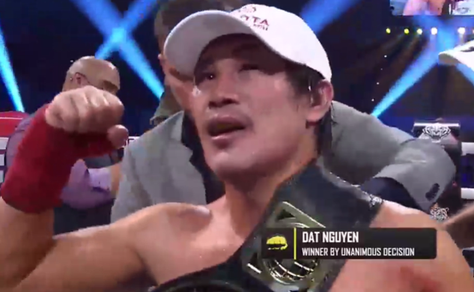 Thắng lợi nghẹt thở, võ sĩ gốc Việt vô địch giải boxing tay trần thế giới - 2 Thắng lợi nghẹt thở, võ sĩ gốc Việt vô địch giải boxing tay trần thế giới - 2