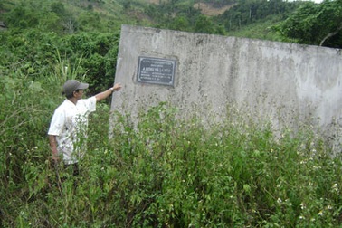 Những công trình tốn tiền, vô dụng