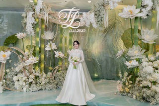 Hương Liên bật khóc bên chồng hơn 12 tuổi trong đám cưới hào môn xa hoa - 2