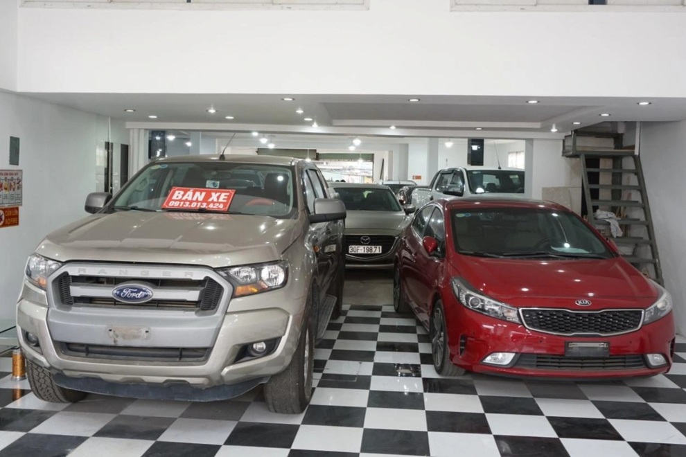 Hà Nội: Chợ ô tô cũ thời chịu lỗ trong đại dịch Covid-19 - 1 Hà Nội: Chợ ô tô cũ thời chịu lỗ trong đại dịch Covid-19 - 1