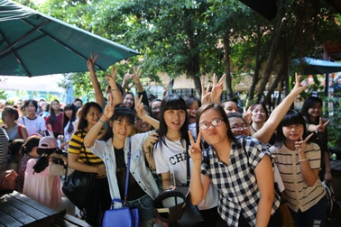 Fans xếp hàng mua vé sinh nhật Sơn Tùng