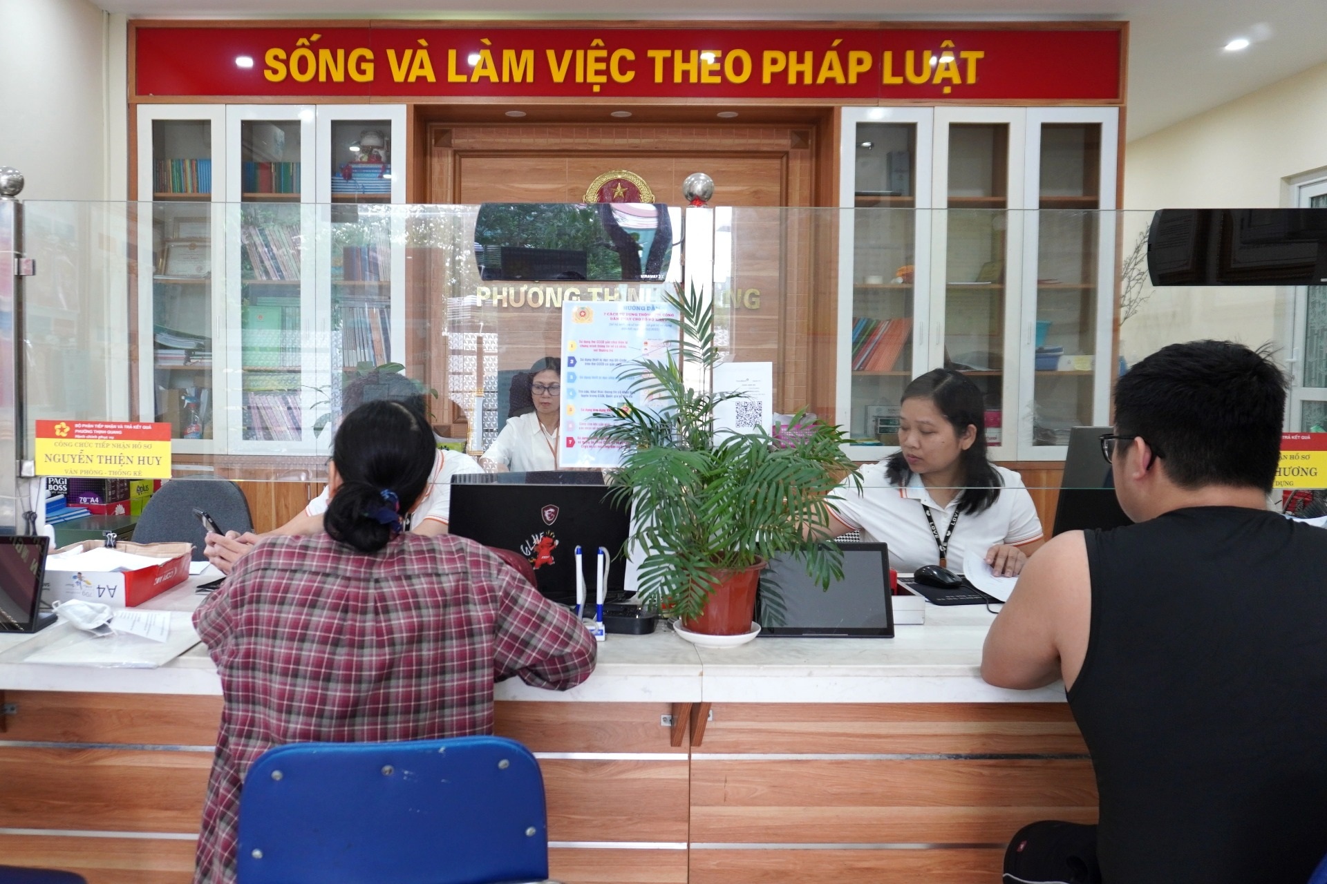 Cán bộ nghỉ việc sang làm tư nhân, sốc vì phải quyết nhanh, làm ngay - 7 Cán bộ nghỉ việc sang làm tư nhân, sốc vì phải quyết nhanh, làm ngay - 7