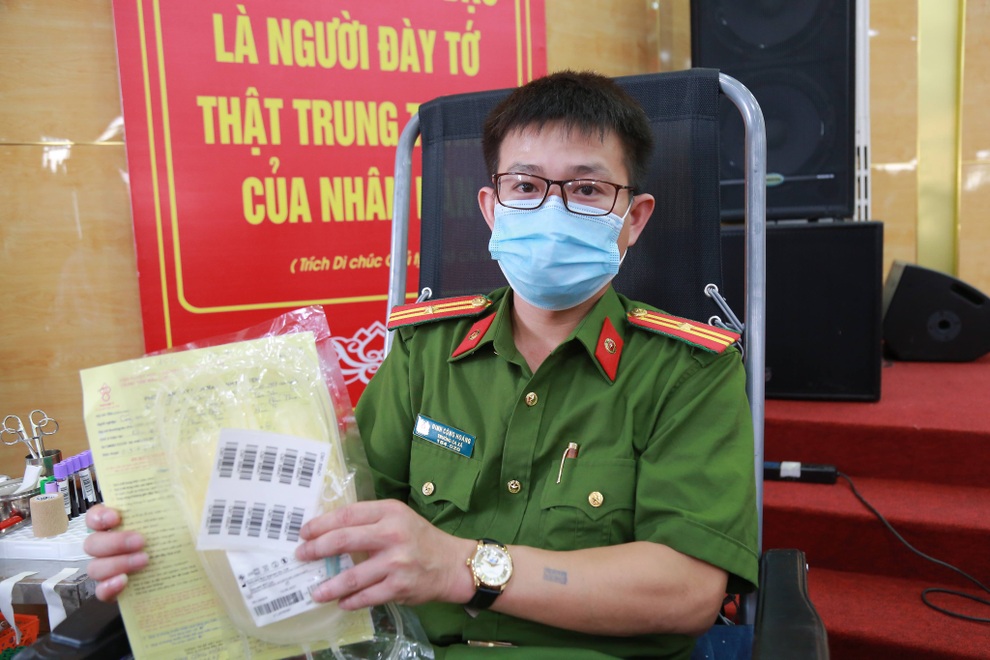 Hiến máu cứu người cũng rất cần như góp sức chống Covid-19 - 2 Hiến máu cứu người cũng rất cần như góp sức chống Covid-19 - 2
