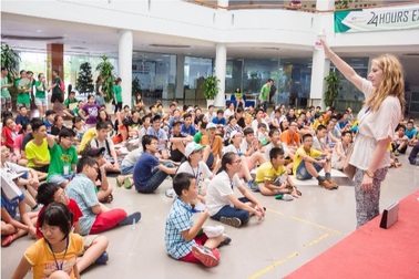 Để con được “chơi” tiếng Anh