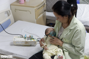 Hà Nội: Nhiều trẻ nhỏ viêm phổi, suy hô hấp chỉ sau vài ngày vì virus RSV