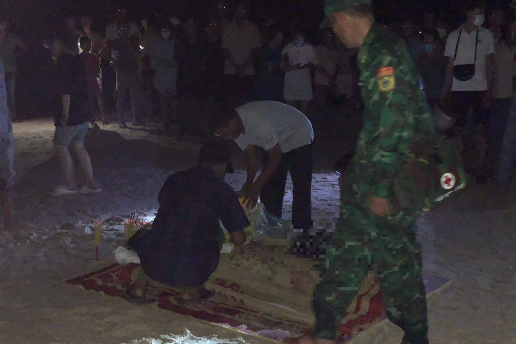 Hai học sinh đuối nước trên biển Quảng Trị - 1 Hai học sinh đuối nước trên biển Quảng Trị - 1