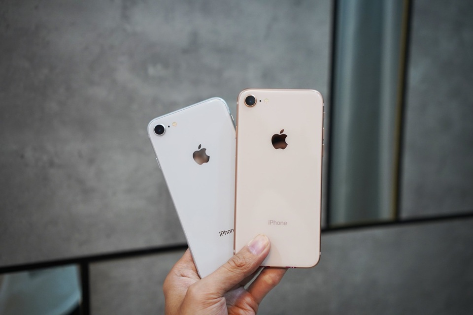 iPhone đời cũ giảm giá tiền triệu dịp cuối năm - 2 iPhone đời cũ giảm giá tiền triệu dịp cuối năm - 2