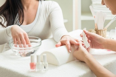 Mẹ chồng muốn con dâu bỏ nghề nail vì không phù hợp nề nếp gia đình