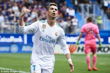 C.Ronaldo lập cú đúp, Real Madrid giành 3 điểm nghẹt thở