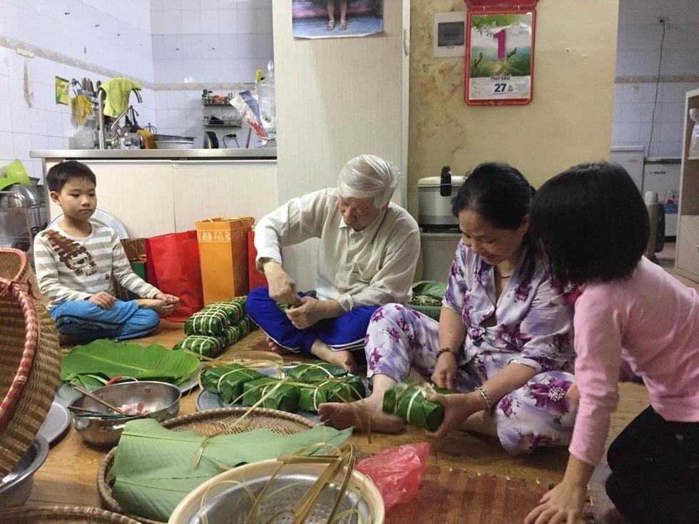 Tổng Bí thư Nguyễn Phú Trọng cùng vợ và các con đều sống một cuộc sống giản dị, chan hòa - 5 Tổng Bí thư Nguyễn Phú Trọng cùng vợ và các con đều sống một cuộc sống giản dị, chan hòa - 5