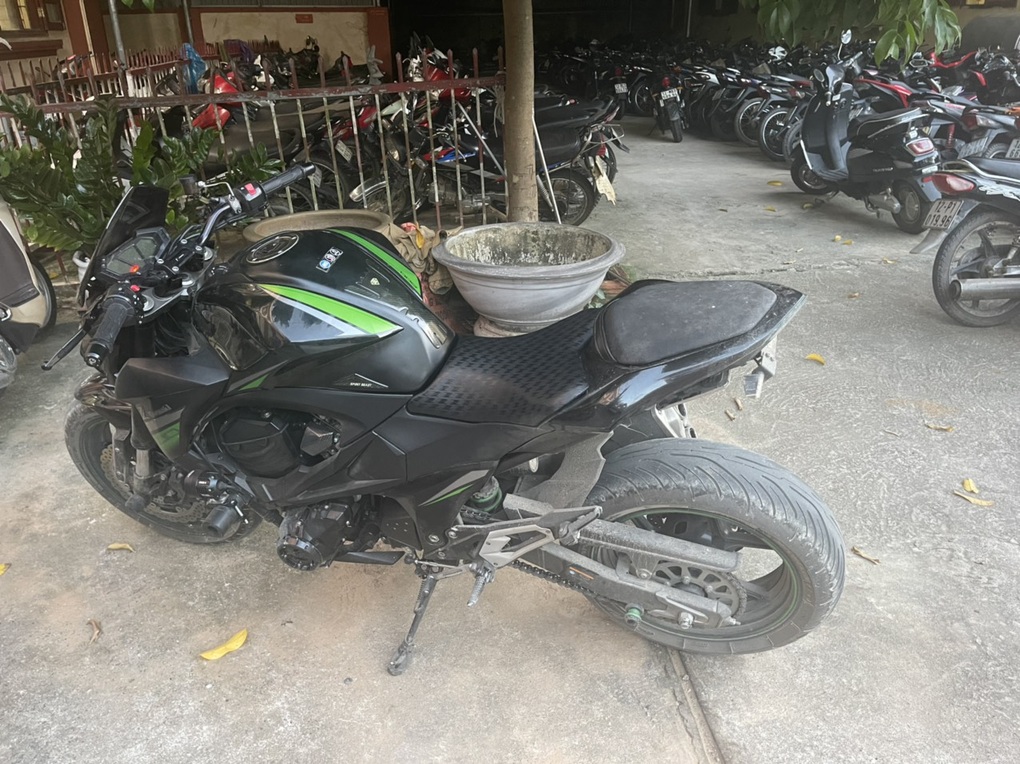 Phá két sắt trộm 1 tỷ đồng mua xe phân khối lớn Kawasaki - 2 Phá két sắt trộm 1 tỷ đồng mua xe phân khối lớn Kawasaki - 2