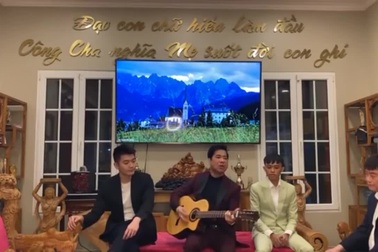 Hồ Văn Cường trổ tài hát cải lương bên Ngọc Sơn