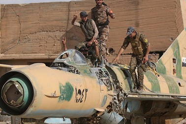 Phiến quân do Mỹ hậu thuẫn cắt mọi đường tiếp tế của IS ở Raqqa