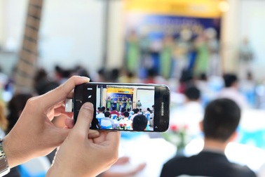 Tín đồ công nghệ trải nghiệm bộ đôi Galaxy S7 và Galaxy S7 edge