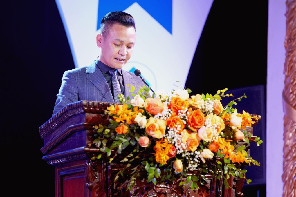 Tổ chức lễ vinh danh Nhà môi giới bất động sản uy tín 2022 - 3 Tổ chức lễ vinh danh Nhà môi giới bất động sản uy tín 2022 - 3