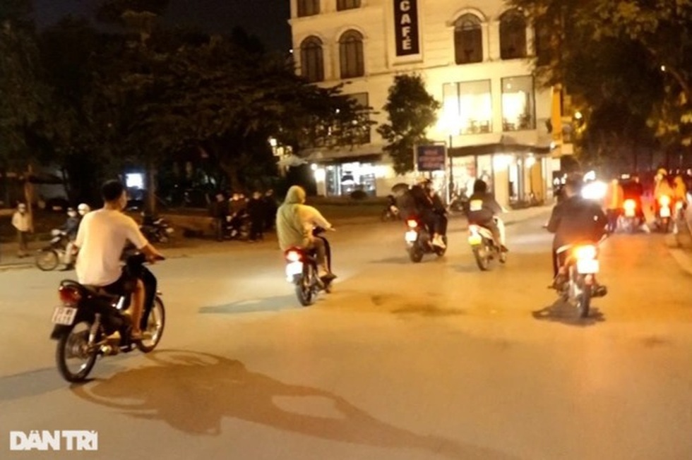Những quái xế mang gương mặt trẻ vị thành niên - 1 Những quái xế mang gương mặt trẻ vị thành niên - 1