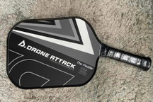 Cây vợt pickleball có hình dáng độc lạ được sử dụng thi đấu tại Mỹ