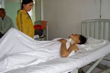 3 chiến sĩ cảnh sát bị côn đồ tấn công