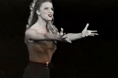 Cư dân mạng thích thú với clip độc về Jessica Simpson 