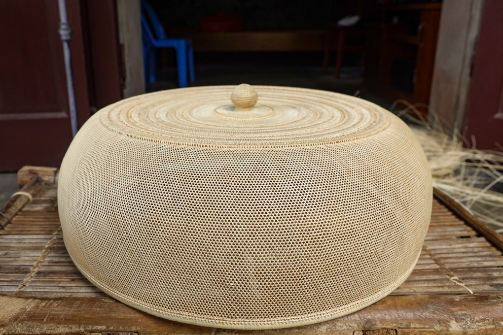 Chuyện về chiếc lồng bàn giá 30 triệu đồng được đại gia săn đón - 2 Chuyện về chiếc lồng bàn giá 30 triệu đồng được đại gia săn đón - 2