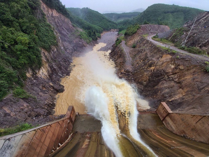 Ban Chỉ đạo trung ương về phòng chống thiên tai đề nghị xử lý nghiêm khắc thuỷ điện Thượng Nhật - Ảnh 3.