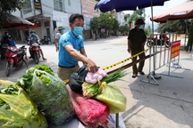 Chủ tịch huyện Việt Yên lên tiếng về việc công nhân khu phong tỏa "cầu cứu"