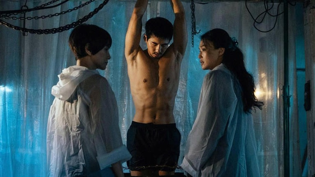 Thư Kỳ lột xác từ mỹ nhân gợi cảm đến vai diễn ám ảnh trong phim 18+ - 2 Thư Kỳ lột xác từ mỹ nhân gợi cảm đến vai diễn ám ảnh trong phim 18+ - 2