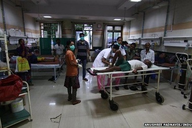  Ấn Độ: Uống phải rượu giả, 84 người mất mạng 