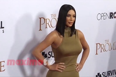 Kim Kardashian khoe đường cong lôi cuốn