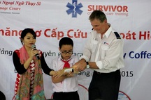 Hàng ngàn học sinh học cách sơ cấp cứu và thoát hiểm