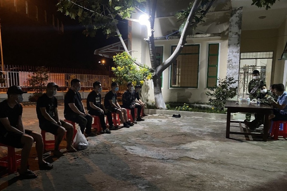 Nhóm người Trung Quốc trốn cách ly, trộm xuồng tìm đường sang Campuchia - 1 Nhóm người Trung Quốc trốn cách ly, trộm xuồng tìm đường sang Campuchia - 1