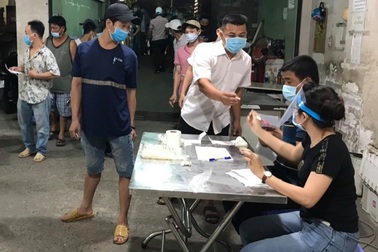 TP HCM: Buộc cách ly 3 người tiếp xúc với ca nghi nhiễm Covid-19