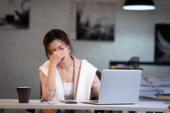 Bị sa thải vì từ chối làm việc vào cuối tuần, cô gái kiện thắng công ty