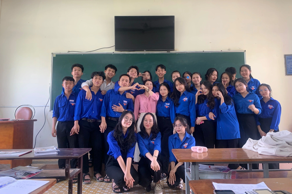 Thủ khoa khối C tại Đắk Lắk: Cố học giỏi để kiếm tiền chữa bệnh cho mẹ - 3 Thủ khoa khối C tại Đắk Lắk: Cố học giỏi để kiếm tiền chữa bệnh cho mẹ - 3