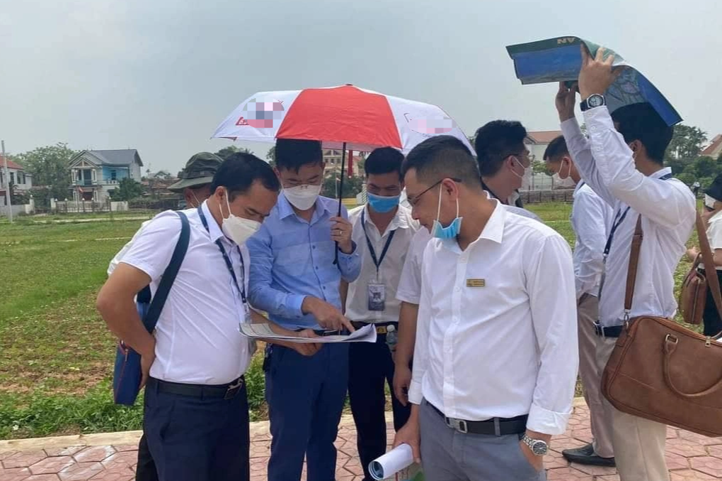 Thị trường nhà đất biến động, xuất hiện nhóm nhà đầu tư sói chờ bắt đáy - 2 Thị trường nhà đất biến động, xuất hiện nhóm nhà đầu tư sói chờ bắt đáy - 2