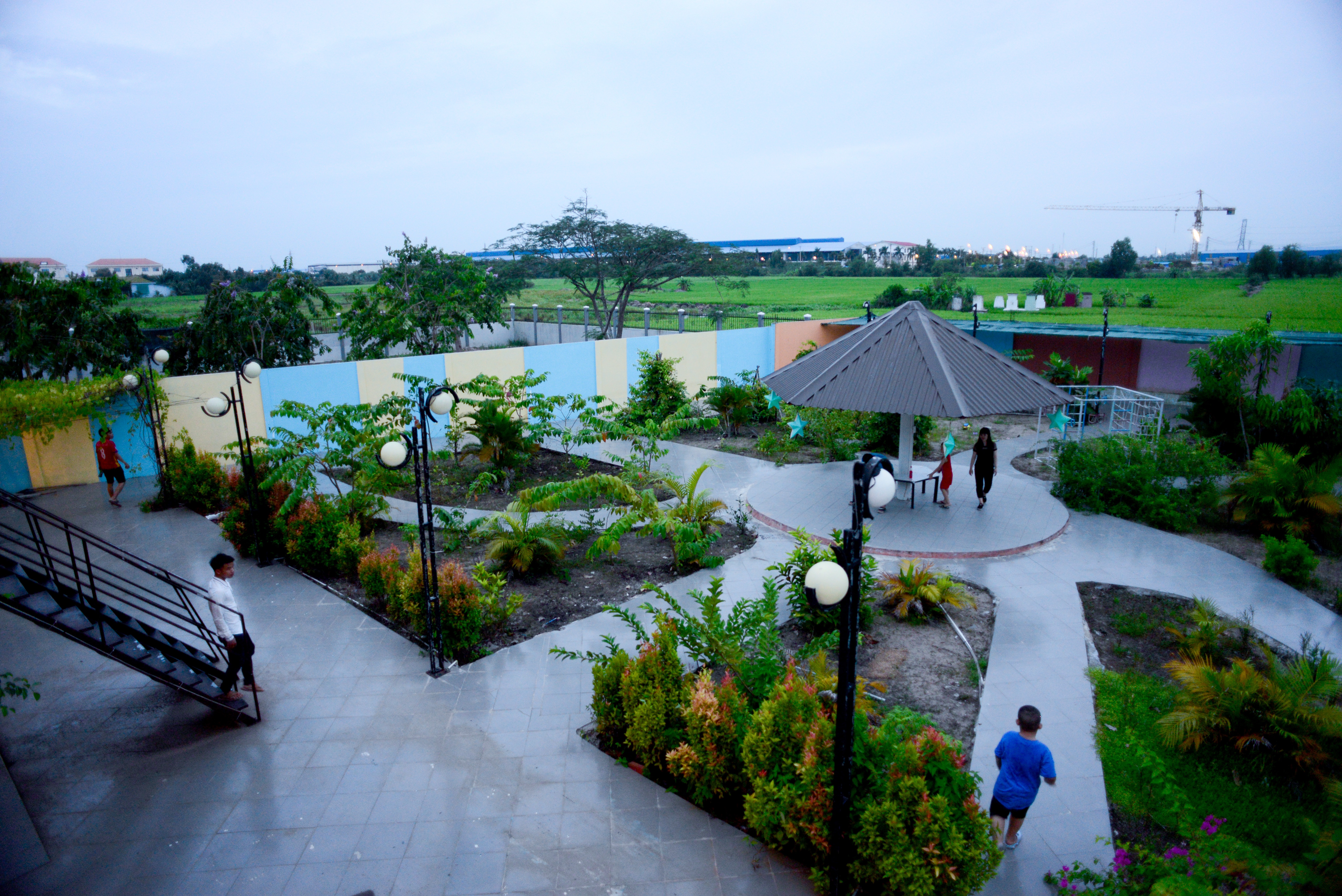 Nhà trọ 5 sao.jpg Nhà trọ 5 sao.jpg