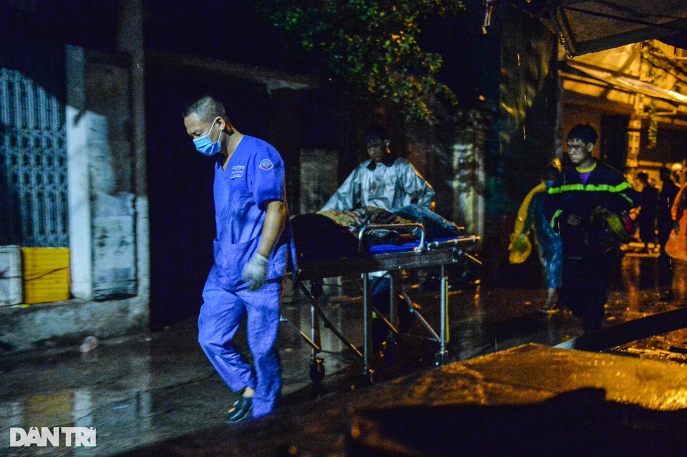 Hơn 24 giờ báo động đỏ cứu nạn nhân vụ cháy chung cư mini - 3 Hơn 24 giờ báo động đỏ cứu nạn nhân vụ cháy chung cư mini - 3