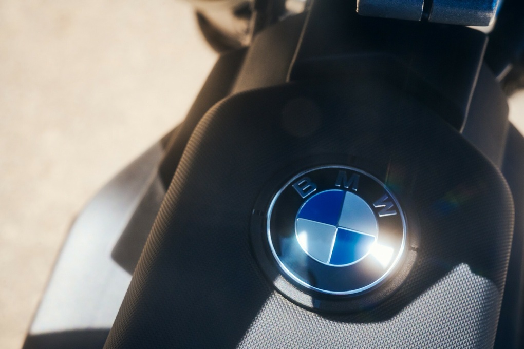 BMW ra mắt xe máy điện có thể tháo rời pin, đi được 90km mỗi lần sạc - 6 BMW ra mắt xe máy điện có thể tháo rời pin, đi được 90km mỗi lần sạc - 6