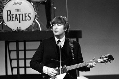 Cây ghita bị thất lạc của John Lennon có giá hơn 17 tỉ đồng