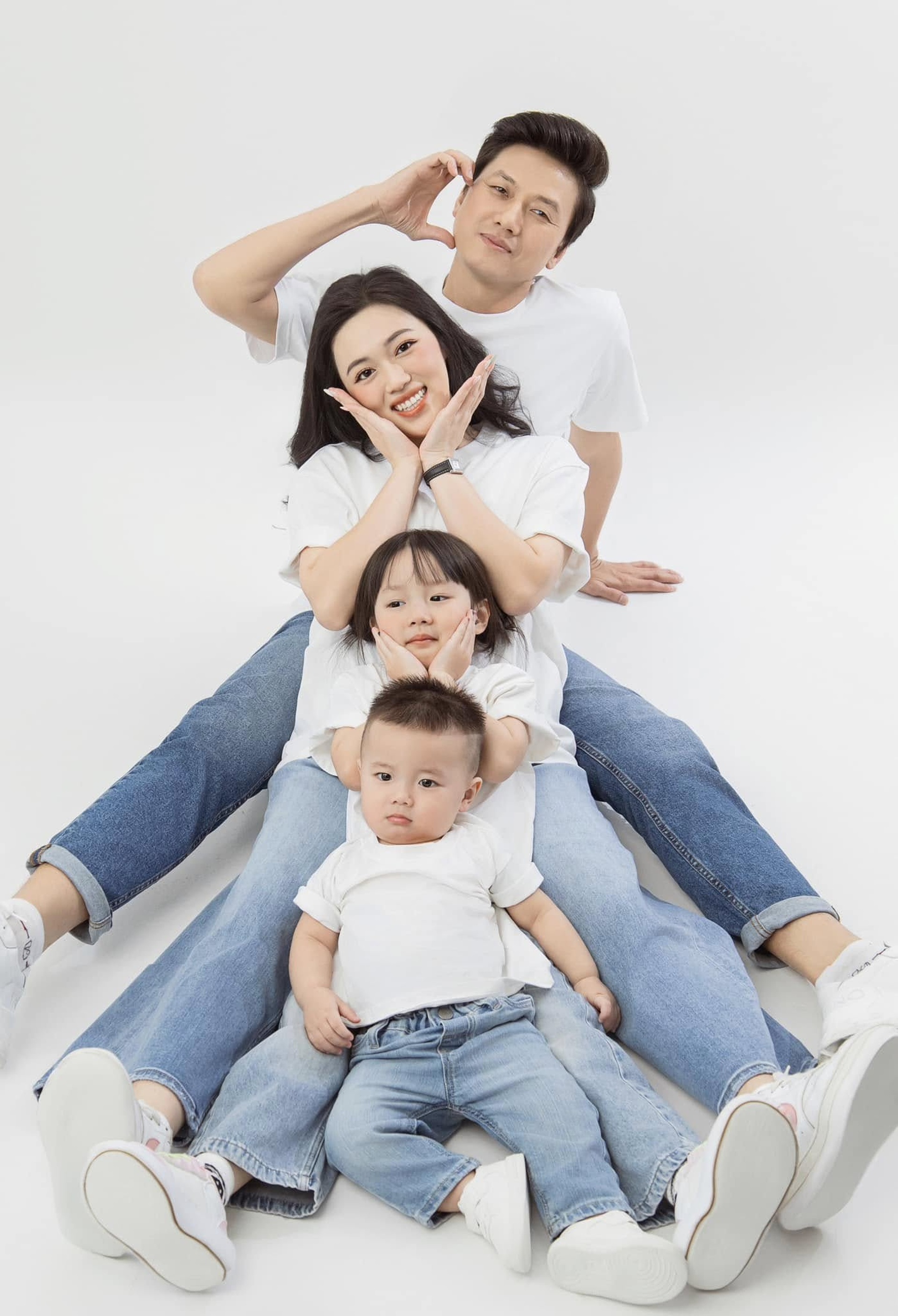 Quách Ngọc Tuyên tuổi 41: Xây nhà lớn cho cha mẹ, vợ kém 16 tuổi ủng hộ - 7 Quách Ngọc Tuyên tuổi 41: Xây nhà lớn cho cha mẹ, vợ kém 16 tuổi ủng hộ - 7