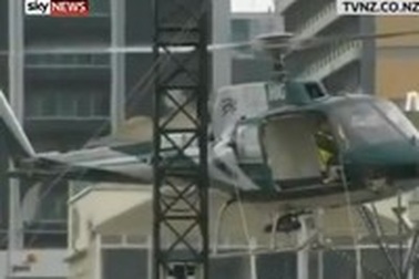 Phi công sống sót thần kỳ sau tai nạn trực thăng kinh hoàng