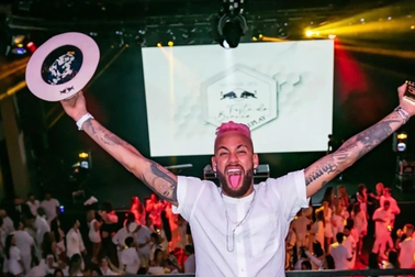 Cận cảnh cuộc sống xa hoa của Neymar tại thành Paris