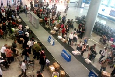Mất cắp hành lý ở sân bay: Việc nhà mà coi như việc hàng xóm (!?)